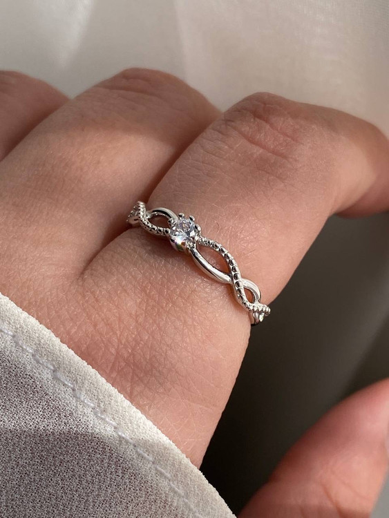 تک نگین انگشتر نگیندار