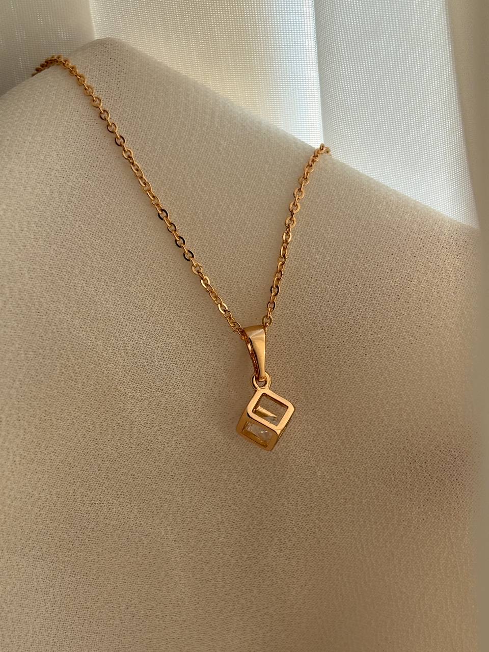 گردنبند مکعب ریز ژوپینگ
